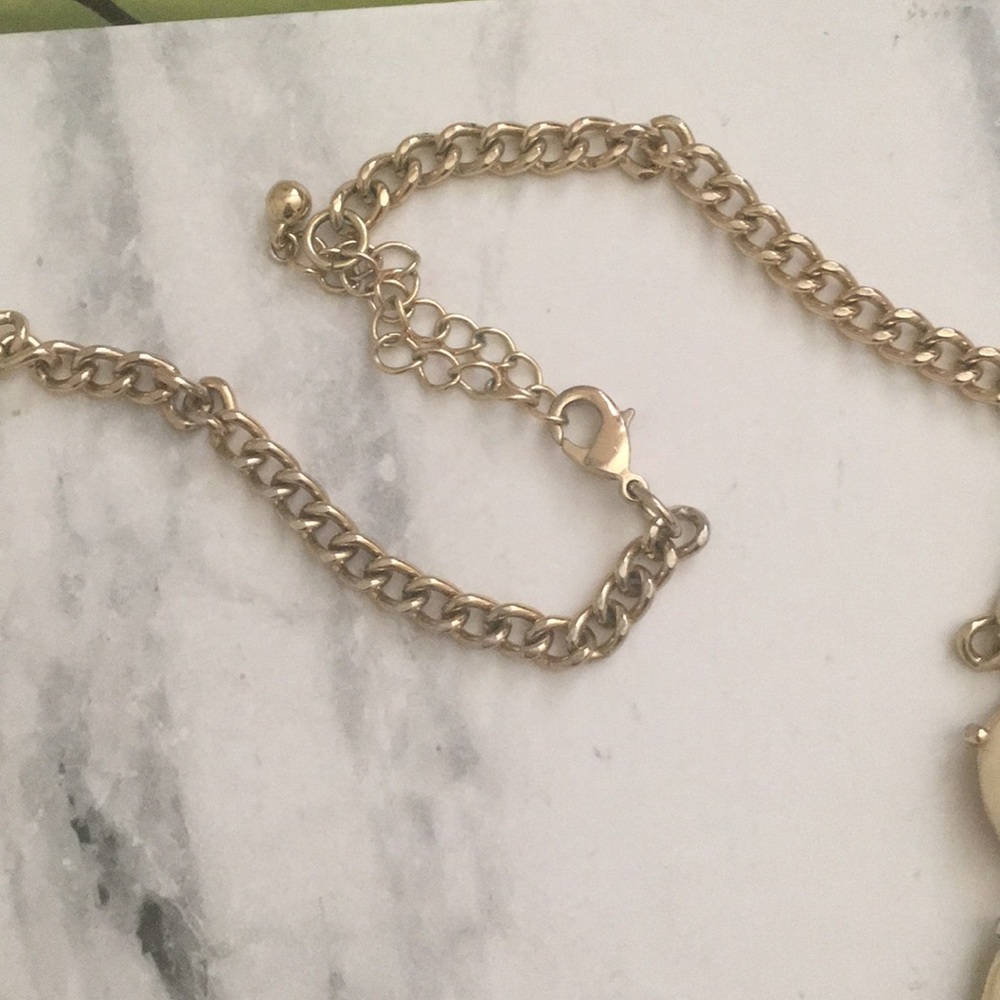 Cream & Gold statement necklace - Picture 3 of 3